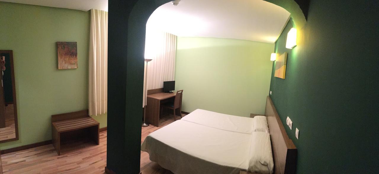 Villaherreros Hotel Area De Servicio Los Chopos מראה חיצוני תמונה