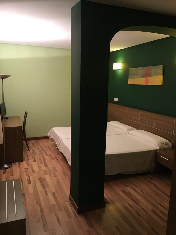 Villaherreros Hotel Area De Servicio Los Chopos מראה חיצוני תמונה